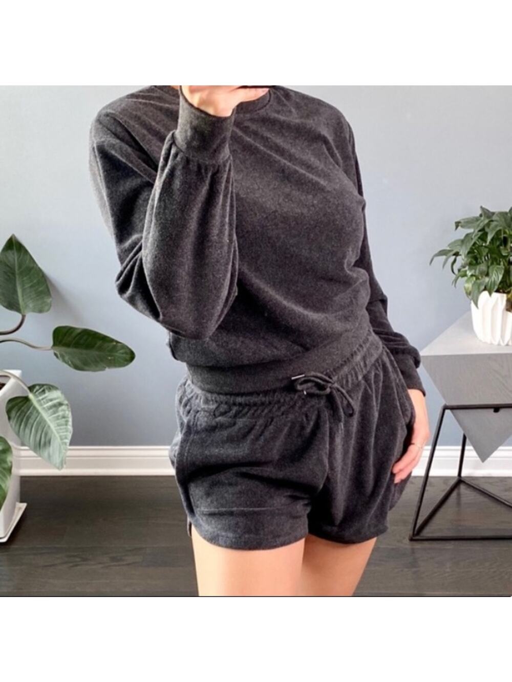 New Terry Cloth Black Long Sleeve Top Size Large